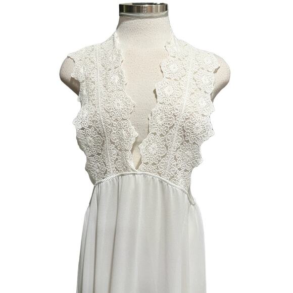 SADIE & SAGE WHITE LACE WITH BACK TIE COVER
UP/DRESS - SIZE - Picture 2 of 11